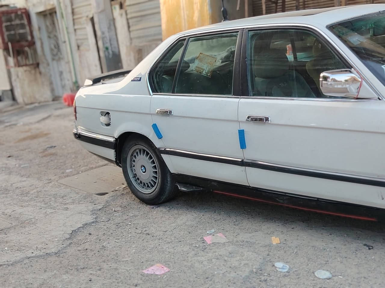 السلام عليكم موديل 92 حجم 730  تحويل ثاني يوم مكينة بيهة لاستيك ولف بس اول متشغل تبخر شوية وتكطع بدون تنقيص كير اوتو السيارة موضح كلشي بالفيديو عوزهة ترتيب بسيط السعر ٢٧ المكان بغداد ***********
