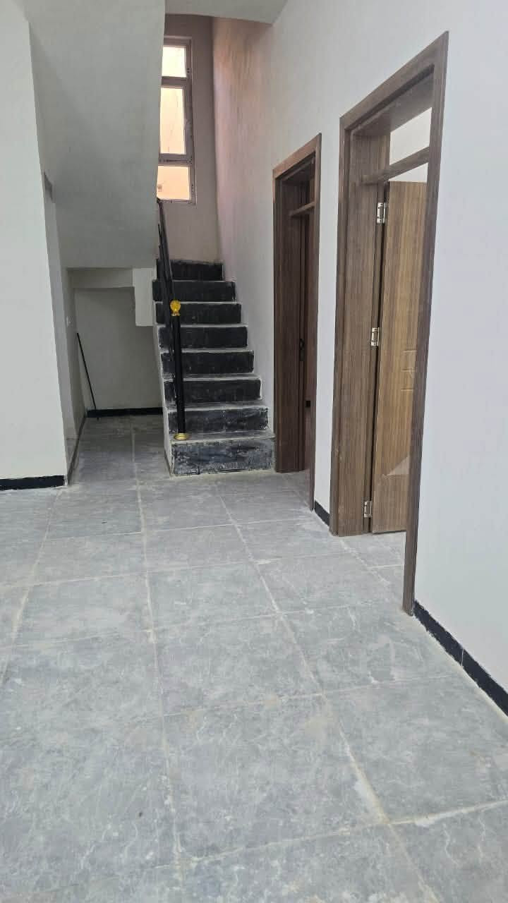 🏠دار للبيع مجمع سما تكريت زون اربعه مساحة الدار 200 م على شارع 15
متكون من مطبخ وصالة استقبال وغرفة نوم عدد2 صاله وسطيه ومجموعة صحيات 
لللستفسار والاتصال (مكتب عدنان للعقار)
هاتف ***********
او ***********
