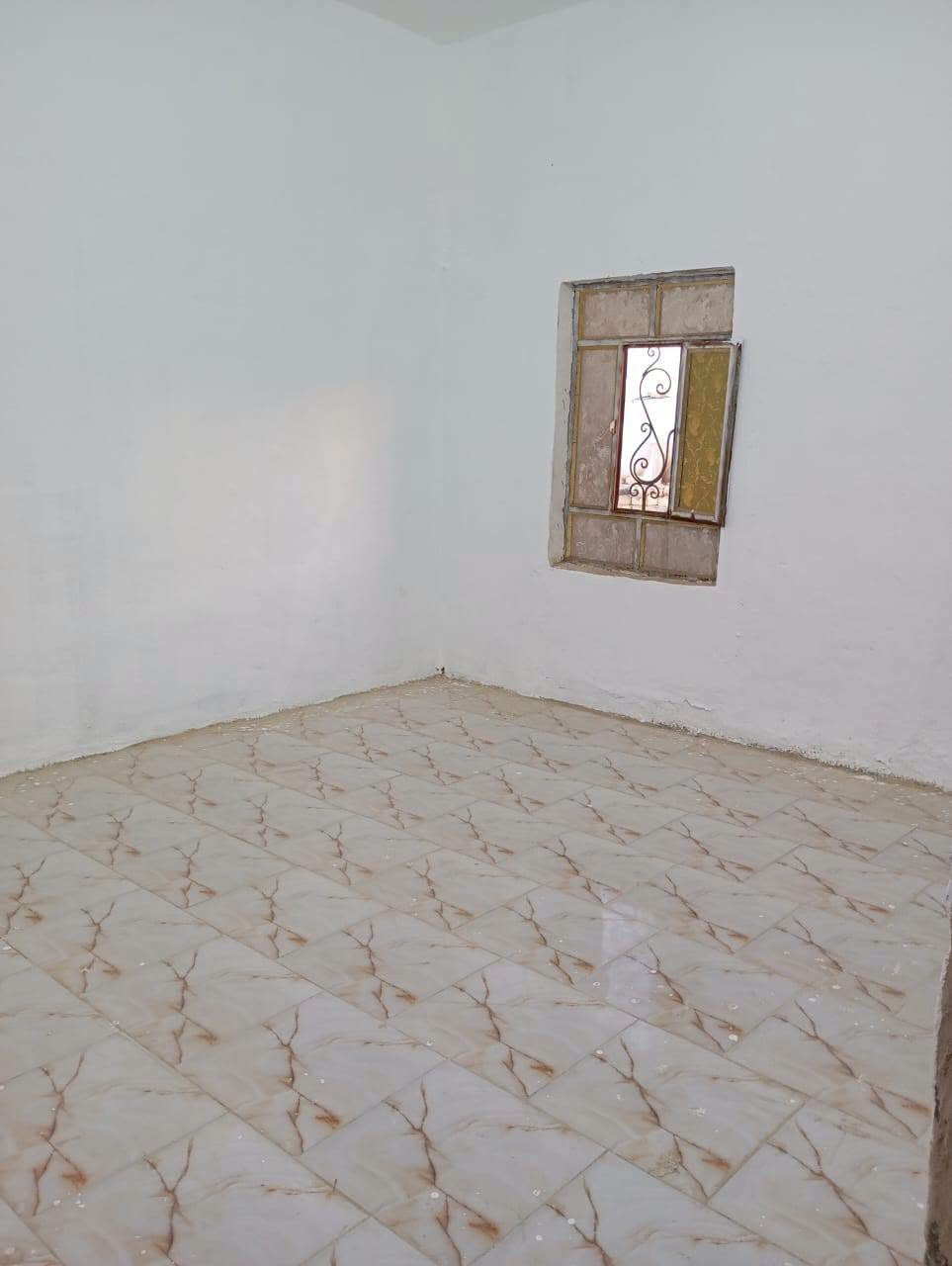 لاتعلق تريد ايجار التفاصيل خاص او واتساب بيت للايجار بلمهيديه مقابل عمارات الشموخ بشارع جامع سعيد بن جبير ٣فرع عل يسار طابقين بي 4غرف ***********
