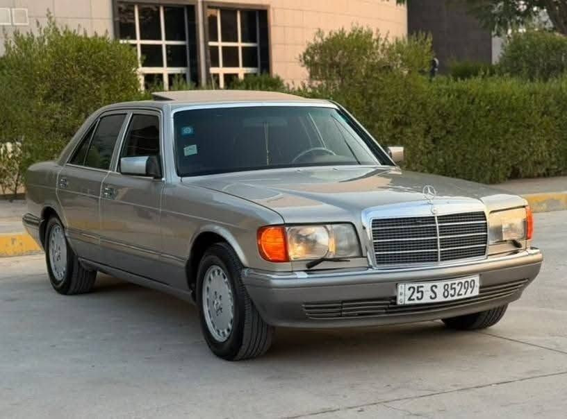 اللي يدور جديد بسعر مناسب 
مرسيدس رئاسي 560 Se باب قصير موديل 1990 
محرك 8 سلندر 
فول مواصفات ABS تبريد ثلج تنته طكتين كشنات جامات كهربائي ستنر لوك 
صبغ للجماليه فقط بدون خياس 
رقم كركوك مشروع وطني سنويه هزه جديد لحد 2029 باسمي شرط تحويل وكاله سياره جاهزه 
مكان السيارة كركوك 
للاستفسار *********** واتساب
