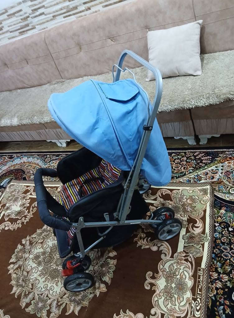 عارەبانەی مناڵان ئەوروپیە شەریکەی vava یە، زۆر تۆکمەو بێعەیبە ، 8 تاییە و تایە گەورەیە، قایشی بەستنەوەی هەیە، دەسکەکەی دوئاڕاستەیەو ئەتوانی مناڵەکە ڕوبکەیتە خۆت ، کورسیەکەی تەواو تەختەکرێ بۆخەوتنی مناڵ، ژێری پێوەیە بۆشت هەڵگرتنو بازاڕی ، تایەو ئیستۆپ و لێخوڕینی زۆر مەزبوتە
شوێن قاچی مناڵەکە بەرز ئەکرێتەوە، ئەتوانی لە تەمەنی یەک ڕۆژی مناڵی تێبکەی تا 5 ساڵی 
سعریشی زۆر گونجاوە قفڵی 45 هەزارە بەبێ معامەلە
سلێمانی ، گەیاندن هەیە*********** السليمانية, العراق
