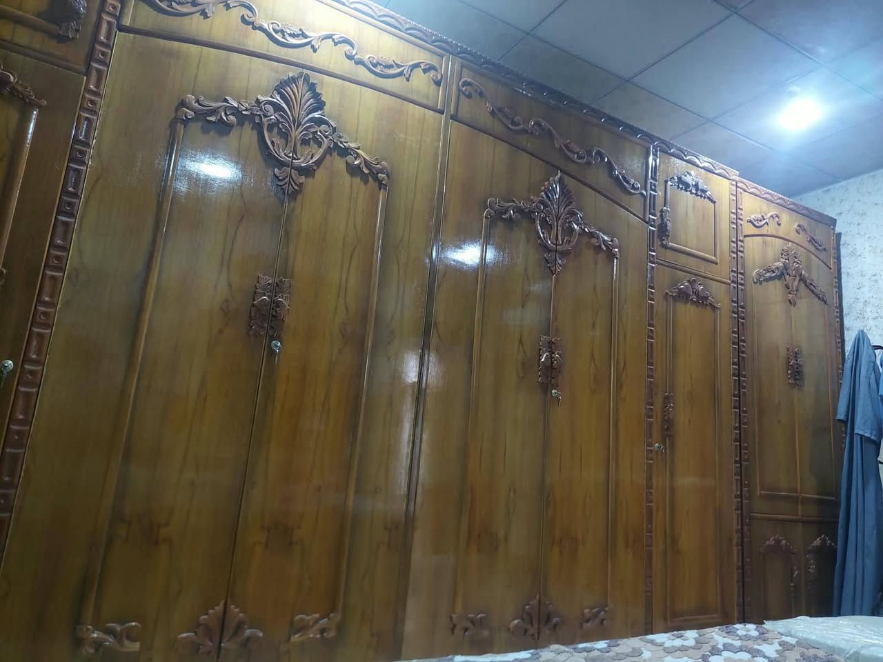 غرف نوم للبيع التواصل مع هاذ رقم***********
