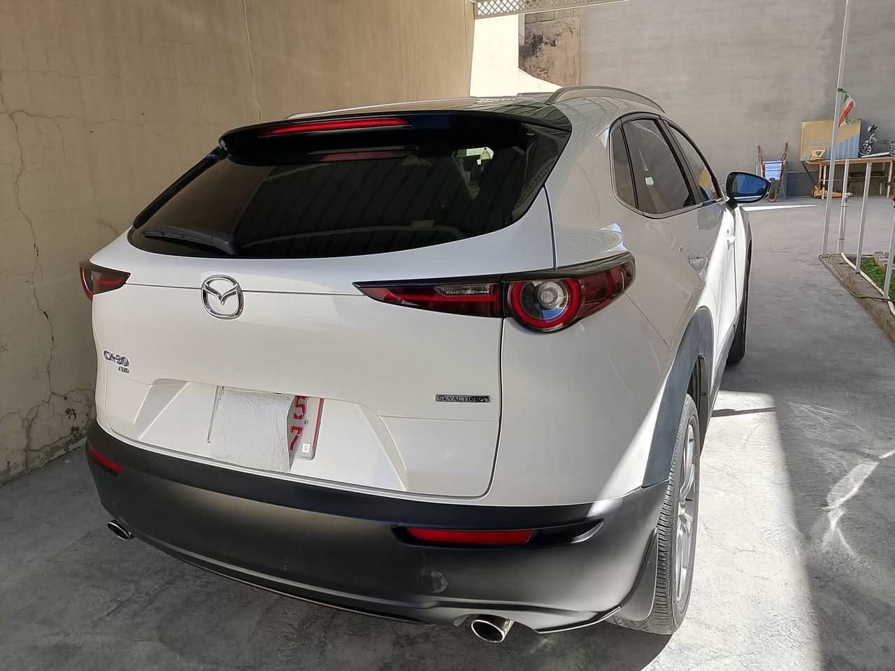 سلام عليكم مازده CX30موديل 2024 بدون صبغ بدون تبديل بس بي بارد بعض مكانات ارباك پرده و كوشن فقط سياره بدون سستم ارباك رقم كاتي  مواصفات بصمه كوشن جلد سقف سلايت دبل اكسل مكان سياره كركوك ***********صوره حادث موجود بل منشور
