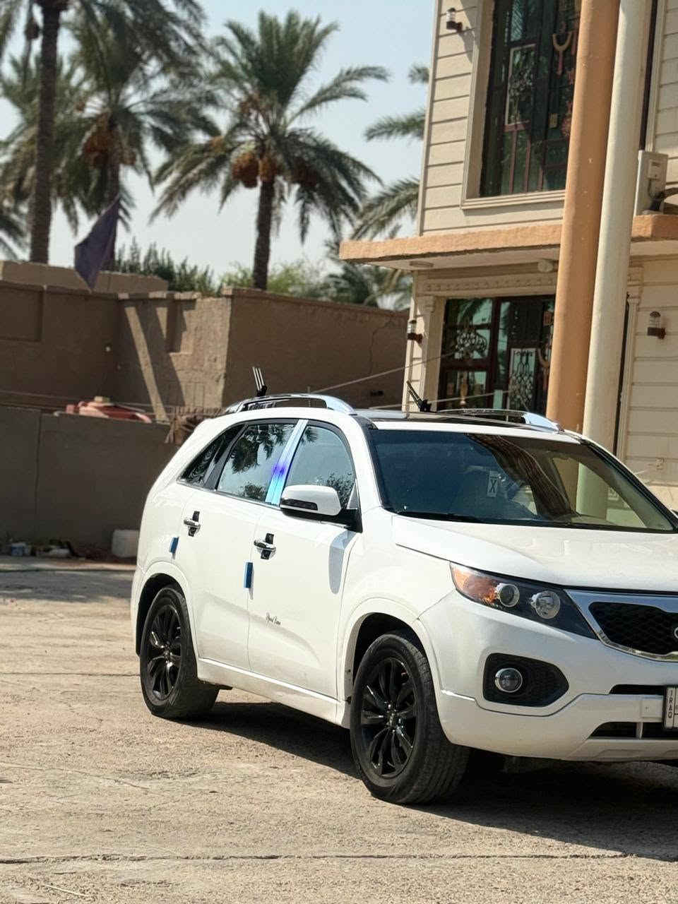 السلام عليكم
سورنتو موديل 13للبيع 
وارد امريكي حادثه بنيد وجاملغ امامي 
فول مواصفات للاخير 
محرك 6سلندر 
بنراما 
بصمه تشغيل 
كشنات جلد هيتر 
كشنات كهرباء 
شاشه كأمره 
حساس خلفي 
لد امامي 
بصمة ابواب 
ترحيب جانبي 
تبريد ثلج 3قطع 
السياره جاهزه مال جناي 
رقم بغداد شرط التحويل 
السعر 125 وبيه مجال 
مكان السياره بابل—المسيب 
***********
السونار مرفق بالمنشور-غير متواجد على الفيس
