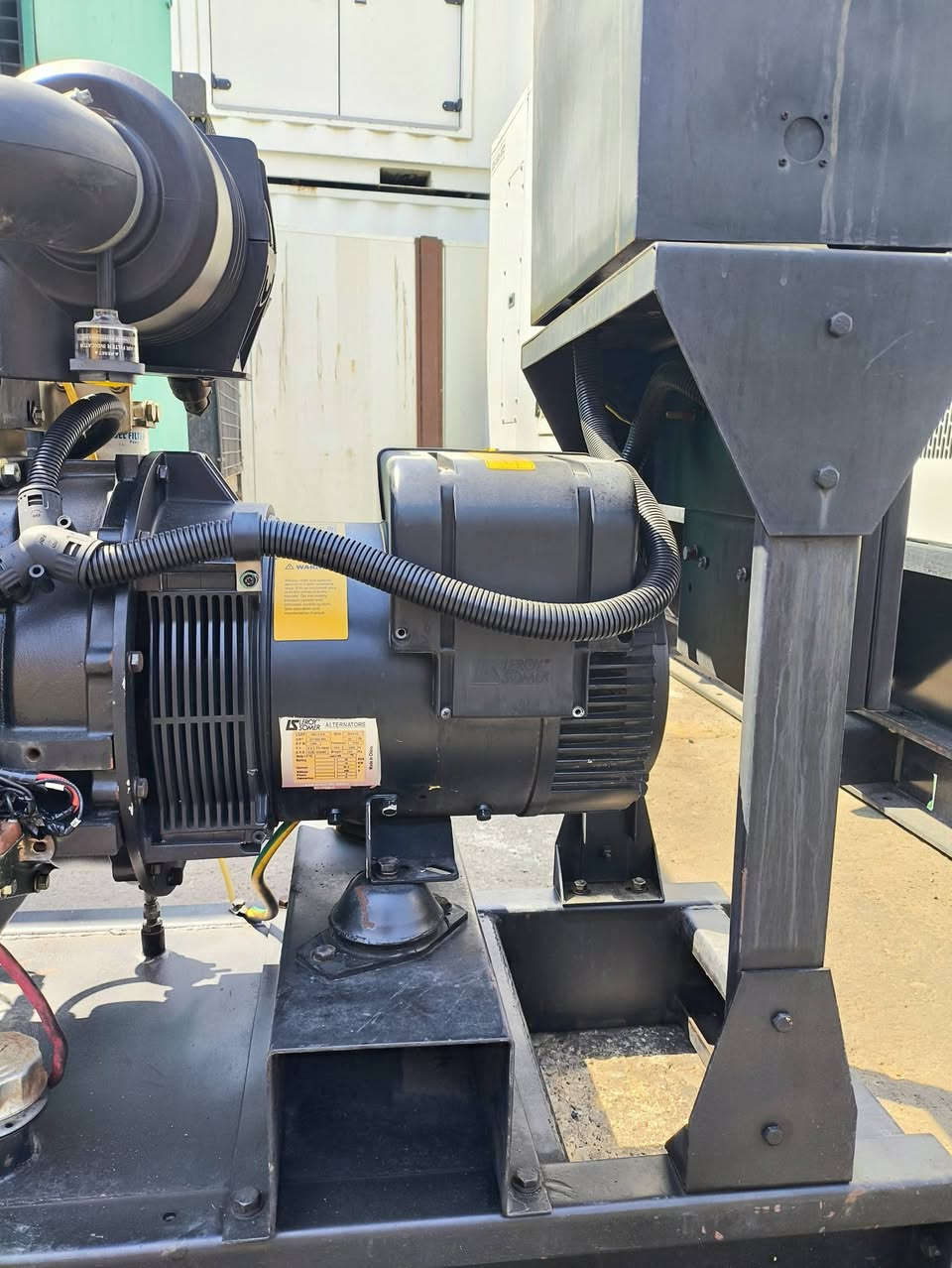 بيركنز انكليزي 4 سلندر توليد لوري سومر فرنسي 20KVA اخو الزيرو السعر 38 ورقة العنوان اربيل للأستفسار الإتصال *********** يوجد توصيل لكافة المحافظات 🚛
