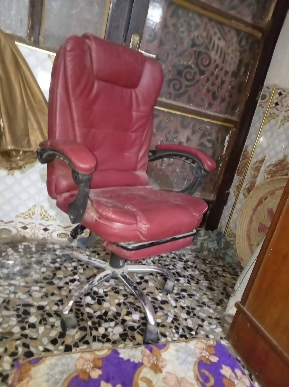 كرسي متحرك • للبيع