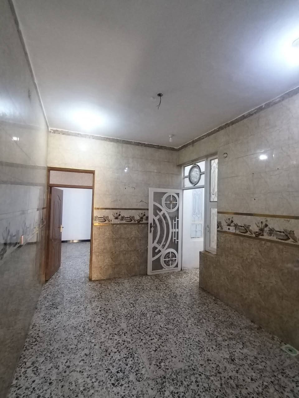 🏨مشتمل  في الخاجيه طابقين فول  البيع🏨
الـــمـــســـاحـــة//100 متر  طـــابــو      صـــرفــ 

الـــواجـــهــــــه ✨5
الــــــــنــــــــزال✨20

#الــطــابــق #الارضـــي 

مـــطبــخ_صــاله  ـ استقبال  -غرفه نوم وصحيات خارجيه  
#الطابق #الثاني 

صــاله  -غرفتين  نوم وصحيات

#اللاستفسار الاتصال على الرقم  ***********     ***********

