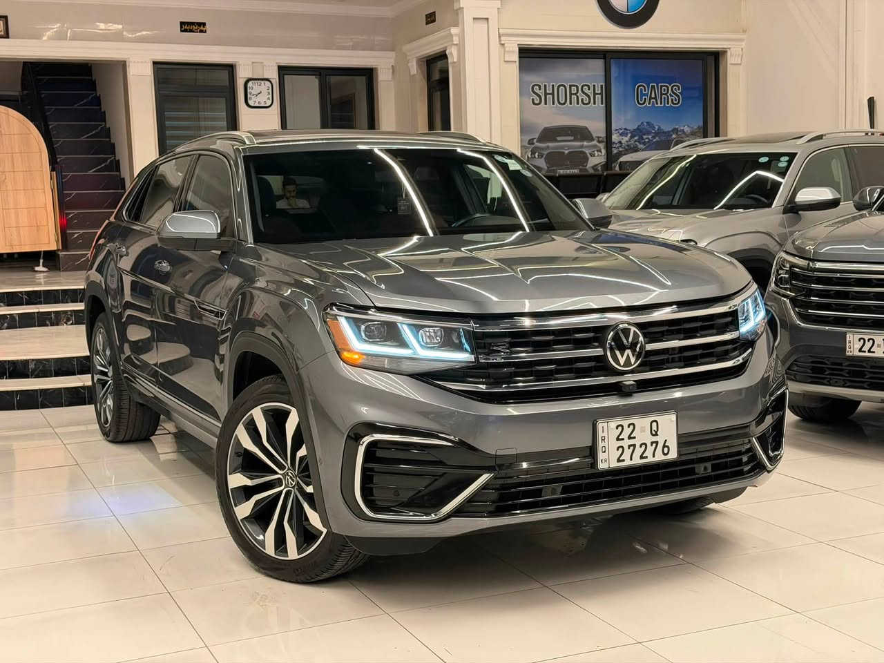 عربى/کوردی
فولكسفاغن
أطلس كروس سبورت, SEL Premium R-Line, 2023
عدد الأميال : 43,000 ميل
ضرر: كلين تايتل
سلندر: 6 سلندر
محرک: 3.6
السعر / 31,000$ 
الكاميرا الخلفية - سقف بانورامي - التحكم على المنحدرات - تدفئة المقاعد - تبريد المقاعد - فتحة السقف - بصمة - مسند الذراع - مثبت السرعة - مرايا جانبية كهربائية - حساس المطر - شاشة - التعرف على إشارات المرور - نظام بدء التشغيل - المصابيح الأمامية ليد - مانع الانزلاق - عرض المعلومات على الزجاج الامامي - تدفئة مقود القيادة - لوحة قيادة رقمية - إنارة محيطية - أبل كاربلاي - التشغيل عن بعد - أندرويد أوتو - ABS - رادار - شاحن لاسلكي - كشافات ضباب - فرامل الوقوف الإلكتروني - مقبض الباب المخفي الكهربائي - مسجل القيادة - التحكم الإلكتروني في الثبات - تحذير من الاصطدام الأمامي - مثبت السرعة التكيفي - خطوات جانبية - نظام التوجيه الكهربائي
لمزيد من المعلومات الرجاء الضغط على هذا الرابط 
👉 https://www.iqcars.net/redirect/1357594?lang=ar

***
ڤۆڵکسواگن
ئەتڵەس کرۆس سپۆرت, SEL Premium R-Line, 2023
ماوەی ڕۆیشتن : 43,000 ميل
بۆیاغ: کلین تایتڵ
پستۆن: 6 پستۆن
بزوێنەر: 3.6
 نرخ / 31,000$ 
کامێرای دواوە - پانۆراما - ڕاگری نشێوی - گەرمکەرەوەی کوشن - ساردکەرەوەی کوشن - سلاید - بەسمە - ڕاگری مەچەک - دیاریکرنی خێرایی - ئاوێنەی لاتەنیشتی کارەبایی - هەستەوەری باران - شاشە - ناسینەوەی هێماکانی هاتوچۆ - سستەمی کوژانەوەی ترافیک لایت - لایتی پێشەوەی لید - کۆنتڕۆڵکردنی خزان - داتاشۆ - سوکان هیتەر - شاشەی داشبۆرد - ڕووناکی دەوروبەری ژورەوە - ئەپڵ کارپلەی - شەغال - ئەندرۆید ئۆتۆ - ABS - ڕادار - بارگاویکەرەوەی بێتەل - بلاجکتۆر - برێکی وەستانی ئەلیکترۆنی - دەسکی دەرگای شاراوەی ئەلیکترۆنی - تۆمارکەری لێخوڕین - کۆنتڕۆڵی جێگیری ئەلیکترۆنی - ئاگاداری بەریەککەوتنی پێشەوە - دیاریکرنی خێرایی خۆگونجێن - شوێنپێی تەنیشتەکان - سوکان پاوەری کارەبایی
بۆ زانیاری زیاتر تکایە کلیک لەم بەستەرە بکە  :
👉 https://www.iqcars.net/redirect/1357594?lang=k

Rear Camera - Panoramic Roof - Hill Holder - Seat Heating - Seat Cooling - Sunroof - Keyless Entry - Armrest - Cruise Control - Electric Side Mirrors - Rain Sensor - Screen - Traffic Sign Recognition - Start-Stop System - LED Headlights - Traction Control - Head-Up Display - Heated Steering Wheel - Digital Cockpit - Ambient Lighting - Apple Carplay - Remote Start - Android Auto - ABS - Radar - Wireless Charger - Fog Lamp - Electronic Parking Brake - Electric Hidden Door Handle - Driving recorder - Electronic Stability Control - Forward Collision Warning - Adaptive Cruise Control - Side Steps - Electric Power Steering
#iQCars
للاستفسار اتصل رقم و وتساب ***********                          اربيل/ منطقة معارض
