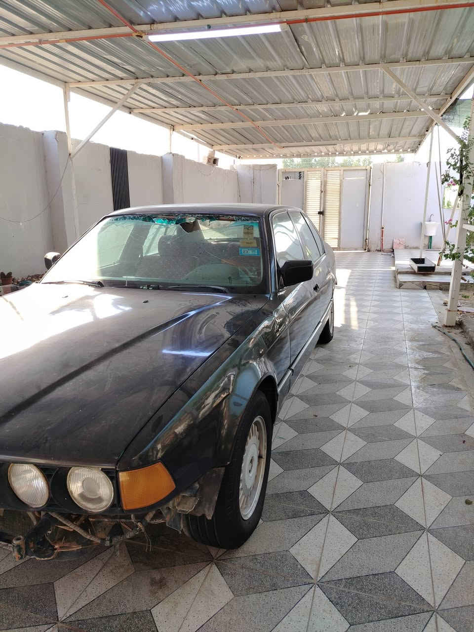 سلام عليكم سيارة bmw 730 مكينة وكير محوره بطه نقص داعميات ثنين وسنويه ضايعه بيه معامله مسوي كوم حديد ارقام موجودة تخم تاير جديد حدادة جيدة كشر صافي العنوان ديوانية ال حمد *********** السعر 20 وبيها مجال قليل
