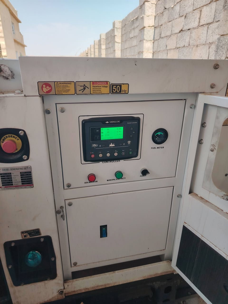 سلام عليكم ورحمة الله أخوان مولد نوع المنشأ صيني 50 Kva نضيف جدا صار ٤ أشهر أخذته للبيع كما موضح في الصور
*********** مكاني ديالى
