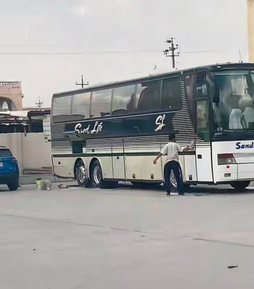 سلام عليكم باص للبيع اومراوس حسب القناعه رقم مارسدس مديل93 مكينه ستندر تبريد صيني تخم تاير ست اوياله توني فاتحن الاستفسار عله هاذ الرقم( ***********) ملاحضه غيرمتواجد عل فيس
