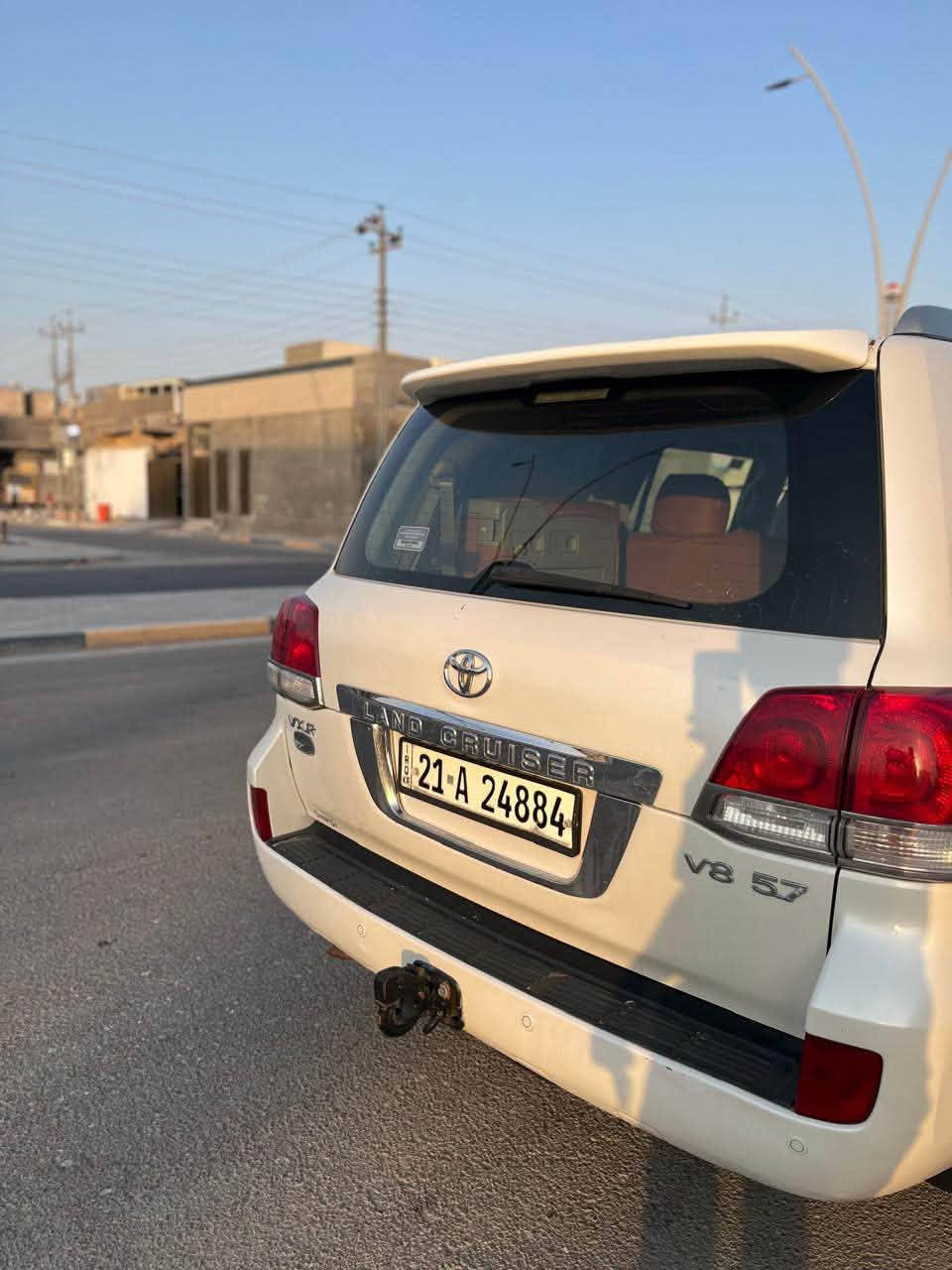 لاندكروز VXR 2010 كفالة عامة بيها بارد قليل  جاهزة رقم سليمانية السيارة جديدة ماشية ٢١٠ الف كيلو متر  حجم المحرك 4600 المرغوب السعر ٢٩٥ 
للاستفسار ***********
