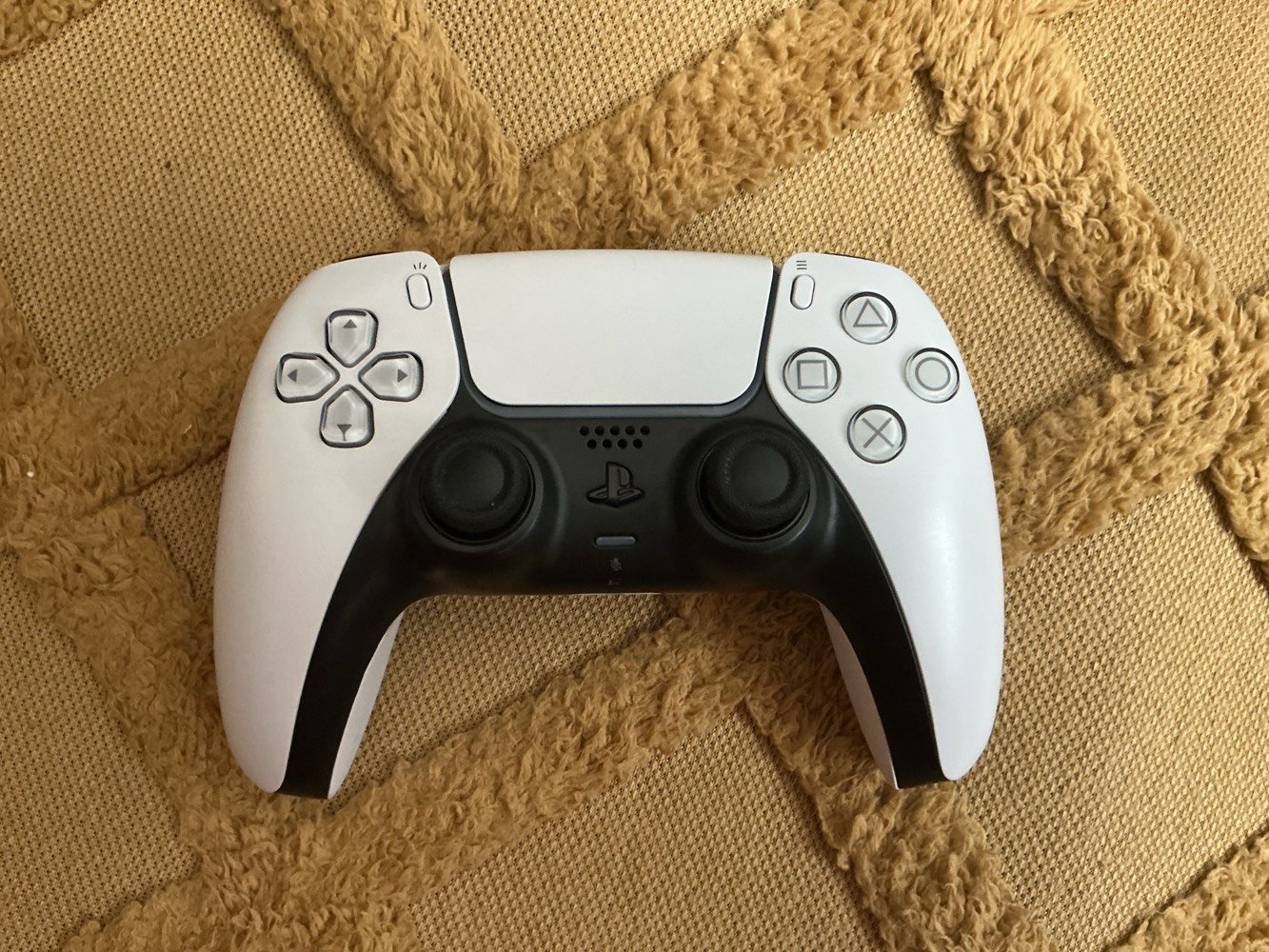 السلام عليكم للبيع بلايستيشن5  ياباني مستعمل نظيف جدا 

🎮ملحقاته كامله 
ملاحظه جهاز نظيف مابدل ولا قطعه مامفتوح أبدا مع جوستك وحده فقط 
للرقم  ***********
او مراسله ع خاص
السعر 750مكان بغداد