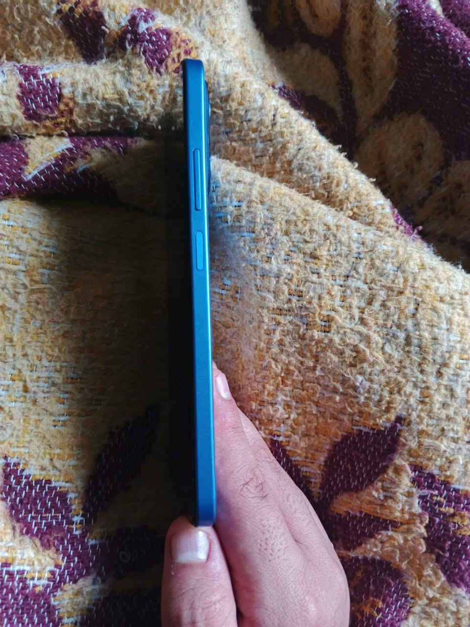 سلام عليكم ورحمه الله وبركاته اخوان هذا التلفون للبيع نضيف مستخدم شي قليل اسمه ريلمي ذكره 256جهاز نضيف سعره 180الففف او بي مجال للاستفسار الاتصال على الرقم ***********الرقم بي وتساب
