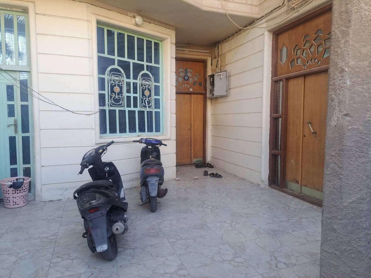 🏡 معروض لدينادار للبيع – موقع مميز في الناصريه
📍 الموقع: حي اور ثانيه على شارع 10
📐 المساحة: 200م² السعر ٢٦٠
📜 الطابو: صرف
🏠 البناء: طابقين
🛏️ عدد الغرف: 5 غرف
🛋️ عدد الصالات: صاله
🚿 الصحيات: 2
📞 للتواصل ***********
