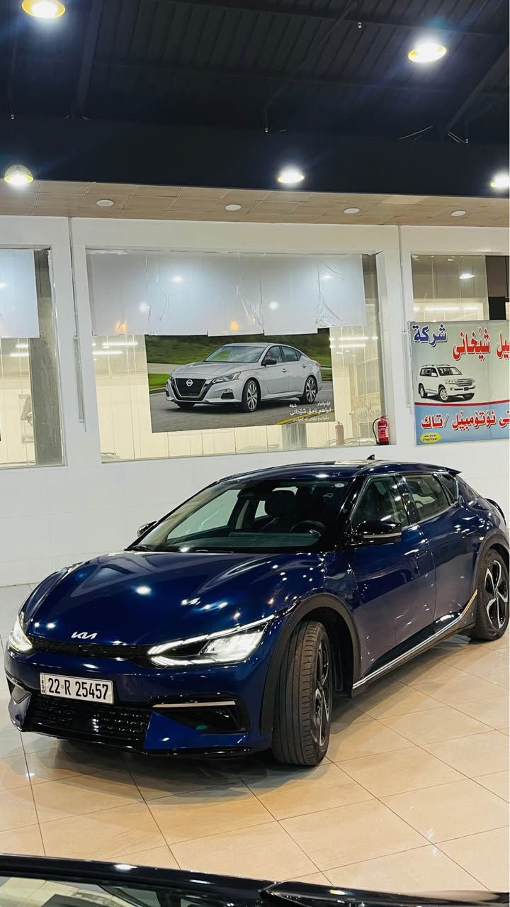 Kia EV6 
سستم التشغيل شحن كهبائي 
دبل مانتور 
عند شحن 💯 في الشتاء يمشي 340 مايل
في الصيف 275  كيلومتر 
يعني مع التبريد في الصيف يكفيك اسبوع كامل لا يحتاج الشحن
وفي الشتاء اكثر من ١٢ الايام 
السيارة مستعمل شخصي مفيد جدا هذا السستم بعيدا عن مشاكل البنزين 😊
السيارة مواصفات 
كشنات كهربائي تدفئه و تبريد 
ستيرن هيتر 
شاسة كبير لمس
داخلي عريض
الضرر ٣ قطعة صبغ بدون داخل بدون ارياك 
وقطعتين تعديل كارت
السيارة بدون مصاريف 
السعر ١٨٣$
اربيل 
معرض ابراهيم نامق 
*********** أربيل, العراق

