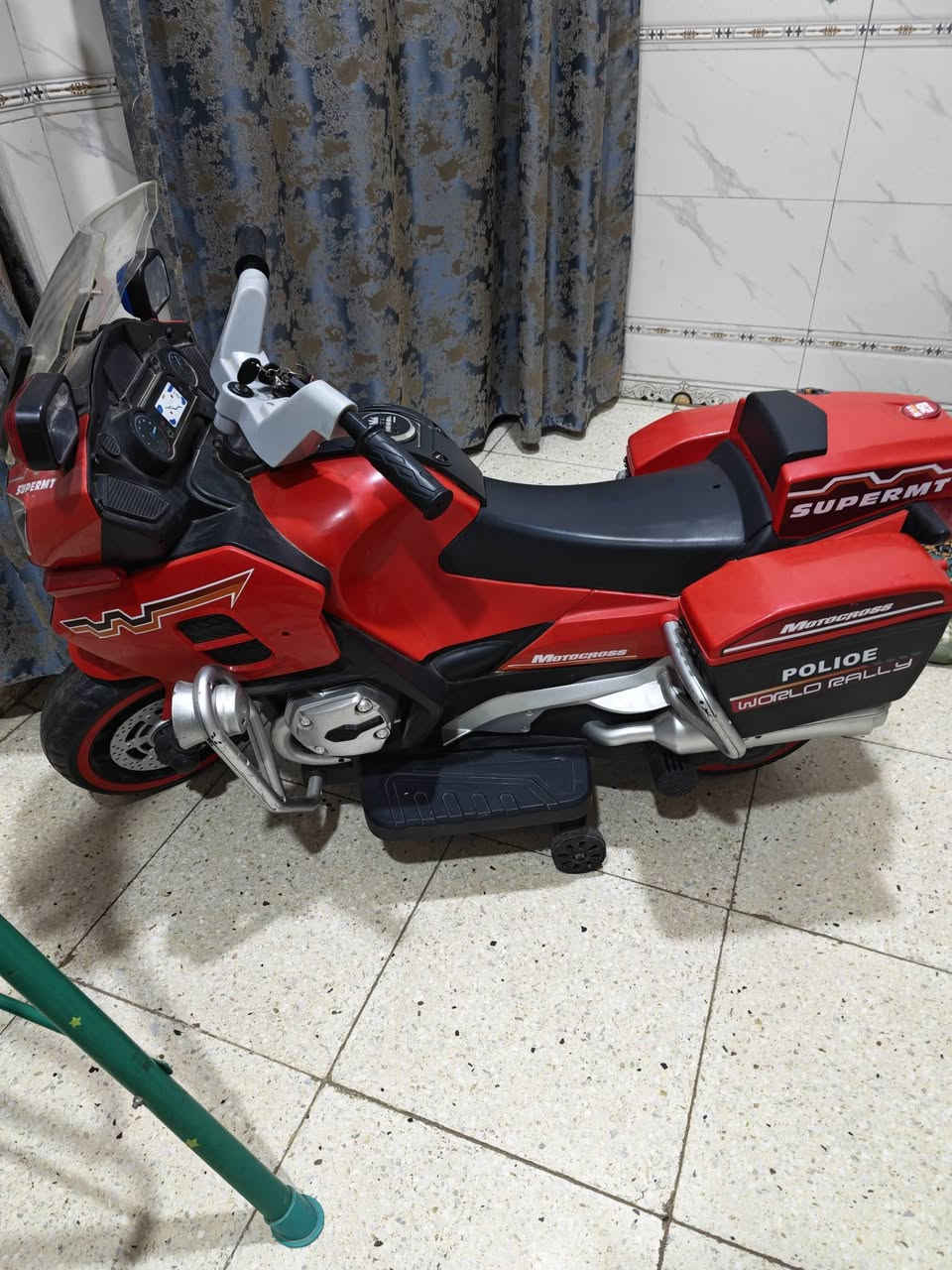دراجه شحن جديده تحمل لحد عمر 9 سنوات 
دراجه شحن جديده الكفر مابي كسر استخدام اقل من شهر اخذتها ب 125 بيه نشرات ولايت و mp3 يتصل عن طريق بلوتوث وهي دبل ماطور وكلشي بيها شغال 
سعر البيع 75 وبيه مجال مكان بابل شارع 100
*********** موجود واتساب أو خاص
