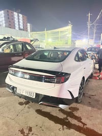 سوناتا 2025 حادث نص جاملغ الخلفي صبغ ؟ وقماره بارد. سياره نضيفه كلش ما...