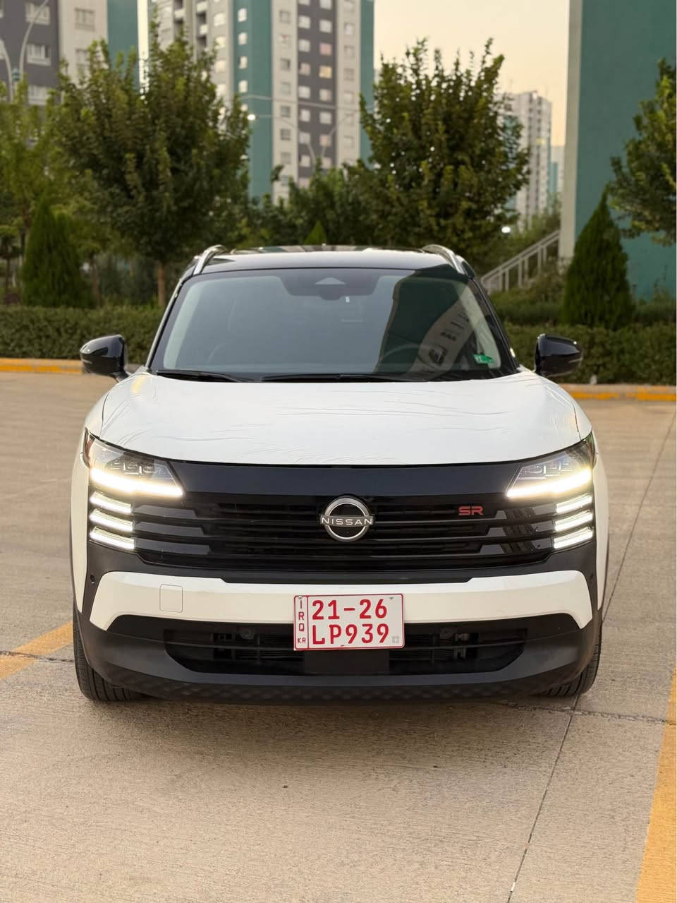 Nissan kicks SR+ 2025
فووول مواصفات 

💥خوار هەموو بازاڕ

🤍سپی سەقف ڕەس🖤

بزوێنەر: 2.0 لیتر (4 سلندەر) بە هەوای سروشتی 
تایە وەرزشی 19 ئینجی.  
 ڕووناکی: گڵۆپی پێشەوە و دوای تەواو LED 
 سەقفی پانۆراما بە شووشەی گەورە، هەروەها سەقفی دوو ڕەنگ (Two-tone) کە ڕەنگی سەقف لە لاشەی ئۆتۆمبێلەکە جیاوازە. 
 سیستەمی قوفڵبوونی خۆکار (Walk-away lock) کە بە دوورکەوتنەوە قوفڵ دەبێت و بە نزیکبوونەوە دەکرێتەوە. 

تەبرید لەمس 
کەلە سەماعە
🎧🔊سەماعە BOSE
  
سیستەمی لێخوڕینی نیمچە-ئۆتۆماتیکی بۆ هێشتنەوەی ئۆتۆمبێل لەناو هێڵەکانی شەقام و کۆنتڕۆڵکردنی خێرایی دیاریکراو.  
 کامێرای 360 پلە: سیستەمی دیدەی دەوروبەر (Intelligent Around View Monitor) بە کوالێتی بەرز.  
 ئیستۆپی فریاگوزاری: ڕاداری پێشەوە بۆ ڕێگری لە پێکدادان و ئیستۆپکردنی خۆکار (Automatic Emergency Braking).  
‎ خاڵی کوێر (Blind Spot Monitoring): ئاگادارکردنەوەی شۆفێر لە بوونی ئۆتۆمبێل لە شوێنە نەبینراوەکان.  
 پاراستنی ڕێڕەو: ئاگادارکردنەوە و گەڕاندنەوەی ئۆتۆمبێل بۆ ناو ڕێڕەوی خۆی (Lane Departure Prevention).

ئابووری لە سووتەمەنیدا: سەرڕای بەهێزتربوونی بزوێنەرەکەی بۆ 2.0 لیتر، تا ڕادەیەکی زۆر دەستنیشانکراوە بۆ سەرفکردنی کەم لە سووتەمەنیدا

7هەزار مایل ڕۆشتووە
ژمارە کاتی ٧٥ ڕۆژ کاتی تیاماوە و بە شەرتی ڕەقەم

بێ بۆیاخە تەنها ساردی هەیە

ناونیشان/ سلێمانی - ناوەند

خوار هەموو بازاڕ ١٥٩ وەرەقە💵
📞***********
***********

0️⃣7️⃣7️⃣0️⃣0️⃣6️⃣0️⃣6️⃣4️⃣6️⃣4️⃣ السليمانية, العراق
