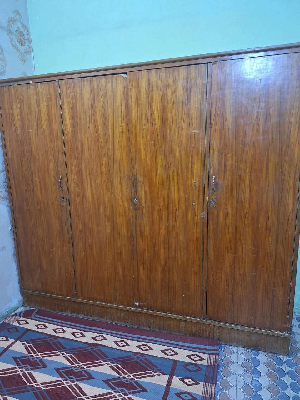 كنتور ابو الاربعة
100الف مدينة الصدر مقابل الحمام 
***********
