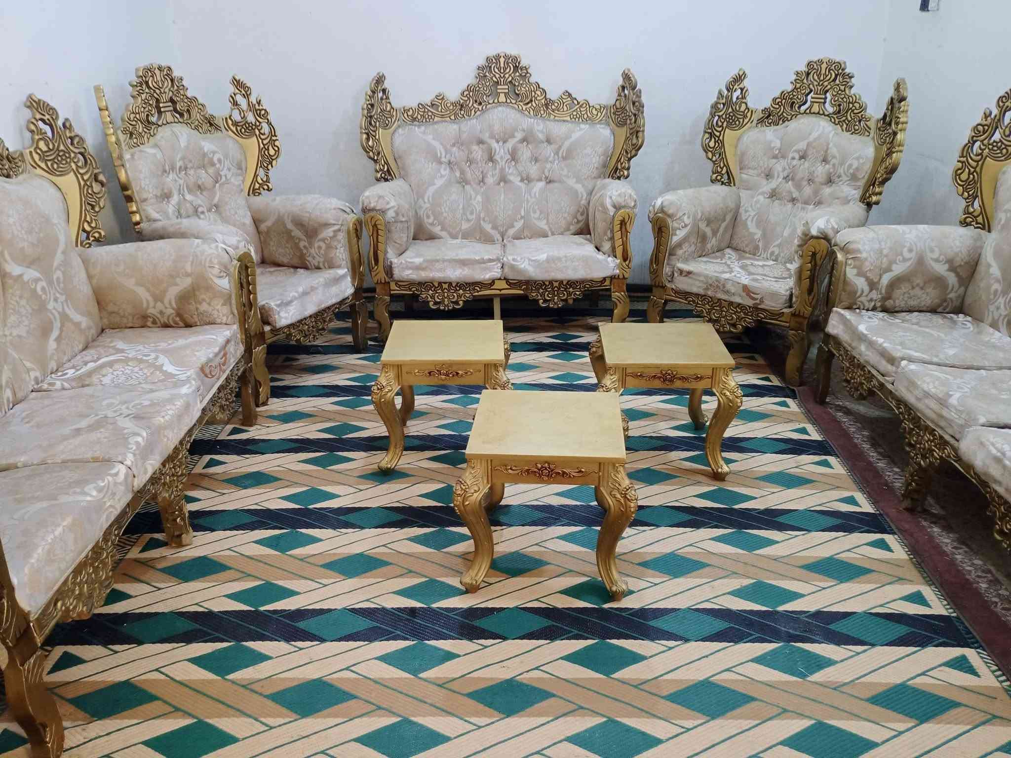 تخم 10مقاعد تركي جديد كلش اي ضررمابي نضيف جد شرط النظافه والقوه سعره 325يوجد توصيل داخل كربلاء ***********

