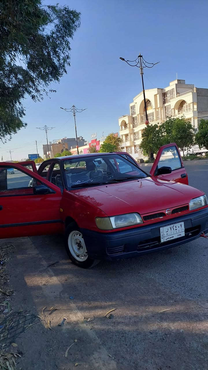 نيسان سني بريميرية للبيع كاملة من كلشي مكينة صدر داخل تايرات خير من الله ماناقصة اي شي عنوان السيارة ديالى بعقوبة رقم ***********
