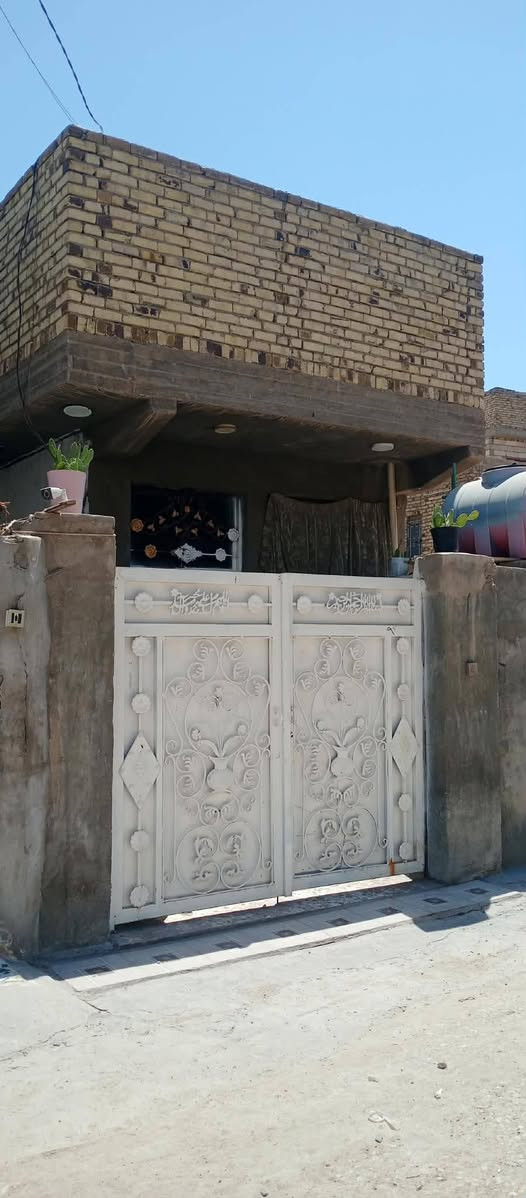 السلام عليكم بيت للبيع مساحة 100 بناء حديث سند 25 قرب شارع 100 بستان كريم فرع صيدليه الزهراء سعر خاص
