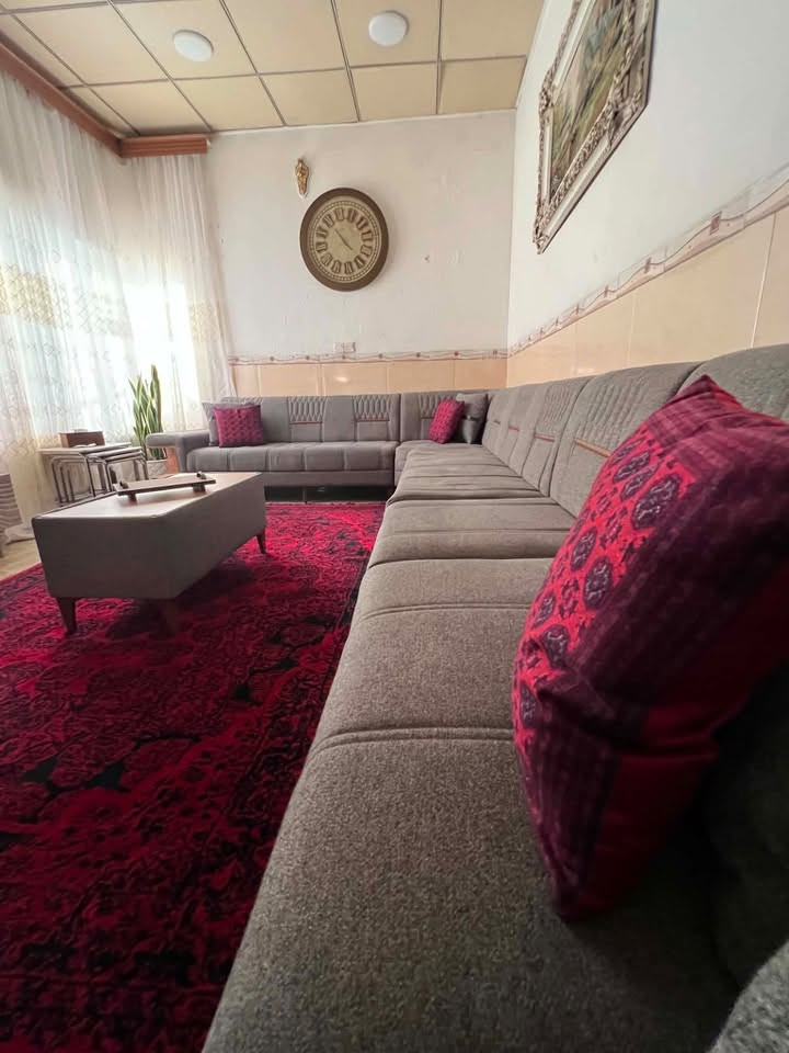 قه‌نه‌فه‌یه‌كی  ره‌نگی ره‌ساسی ده‌ستكرده‌ وزۆر تازه‌و پاكه‌   و هیچ دراویو پیسیه‌كی نییه‌و ١٣نه‌فه‌ریه‌و زۆر نییه‌ كراوه‌ و قوڵی ٦٠ته‌و سلێمانی به‌ نرخێكی گونجاو گه‌یان دنیش هه‌یه‌ ***********
