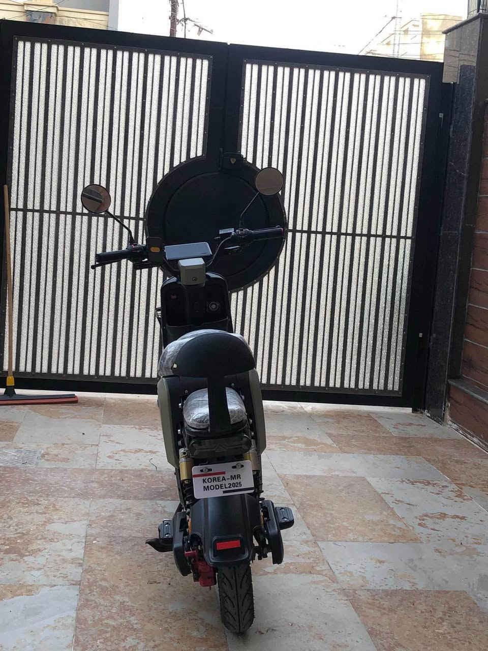 السلام عليكم 
ماطور شحن للبيع !
R8كور مور
آخو الجديد والبطاريات شرط 
السعر 350وبي مجال 
للتواصل ***********
***********
