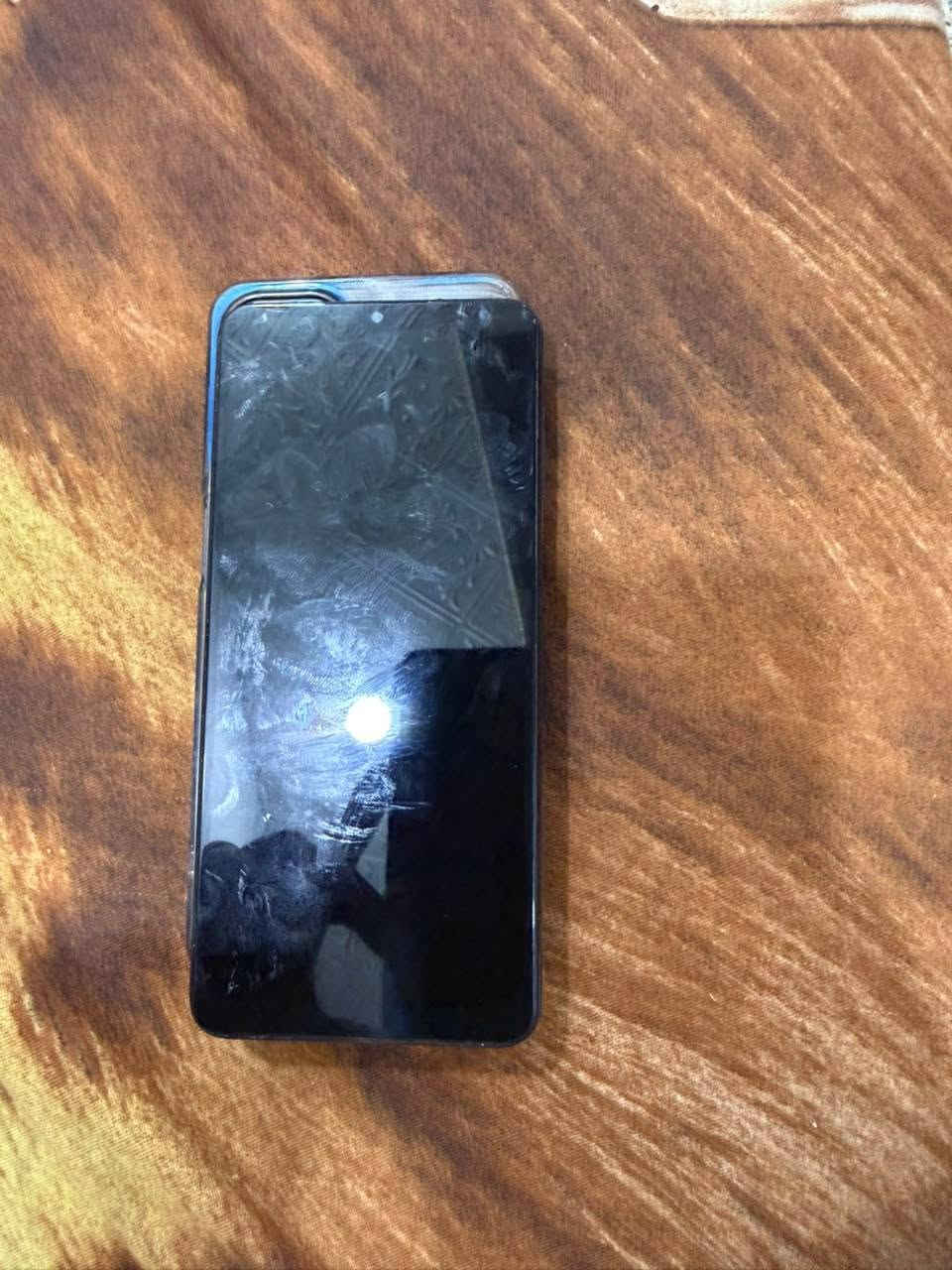 السلام عليكم تليفون نظيف اي 12 سعر ماله 130 وبي مجال قليل جهاز نظيف والشراي ينتصر.   ***********

نص مكتوب في الصور:
- حول الهاتف
- Galaxy M12
- تعديل
- رقم الهاتف
- +9647772446243
- 1
