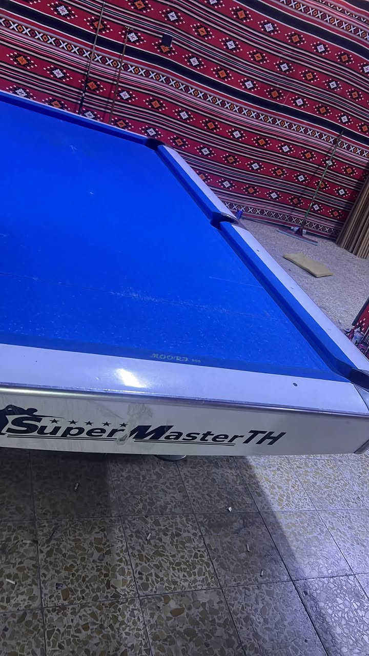 سلام عليكم عندي ميزين بليارد البيع سعر الواحد مليون ٢٠٠الف***********
