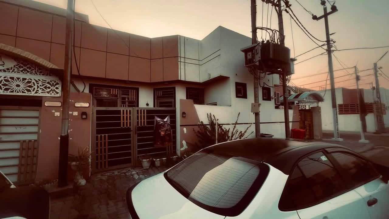 🏡✨ فرصة مميزة للسكن في مجمع الرواد ✨بيت للبيع 🏡
إذا تبحث عن بيت مرتب، عملي ومناسب للعائلة وبموقع قريب من أهم الخدمات، فهذا البيت قد يكون اختيارك المثالي ❤️

📍 موقع مميز وقريب من:
🏥 المستشفى التركي
🎓 جامعة واسط
🛍️ الأسواق والخدمات

🏠 مساحة البيت:120م²

🔸 الطابق الأرضي:
🛏️ غرفة نوم
🍳 مطبخ
🛋️ صالة
🏡 هول داخلي
🚿 حمام داخلي + حمام خارجي

🔸 الطابق الأول:
🛏️ غرفة نوم بنظام سويت مع حمام خاص

💰 المقدّمة:58 مليون دينار
🏦 القسط الشهري للمصرف: 548 ألف دينار فقط
💵 المدفوع للمصرف العقاري: حوالي 25 مليون دينار

⭐ بيت جاهز للسكن
باقي التفاصيل الاتصال بالرقم ‭***********‬
