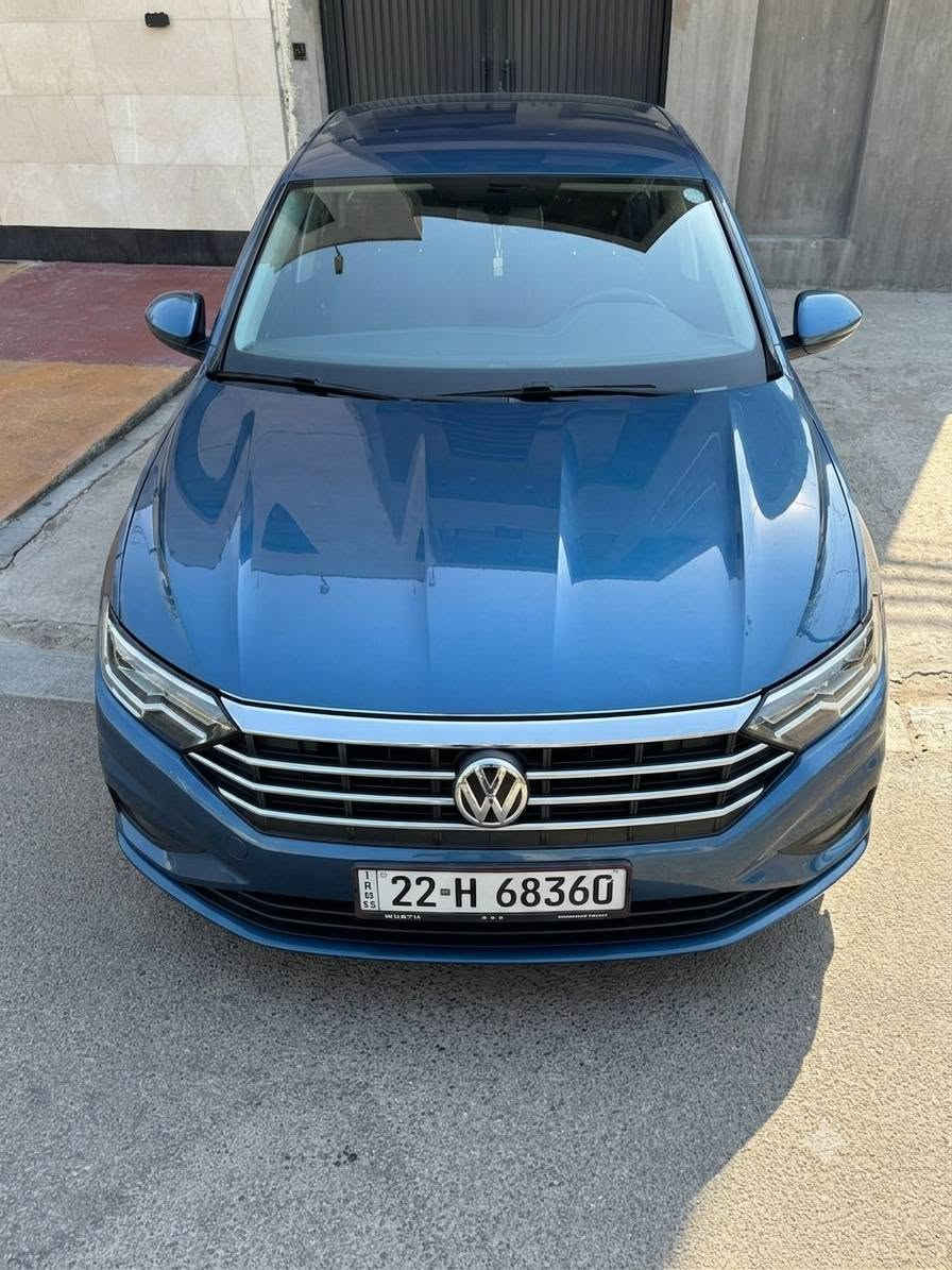 Volkswagen jetta 2020 S
السلام عليكم ٫ للبيع فقط

السيارة مواصفات الs معروفة : 

السيارة كلش نظيفة وعليها ادامة كاملة من فلاتر و زيوت حتى دهن الكير مبدل بزيت موتل اصلي لمن جانت السيارة ماشية 58 الف كيلو وحاليا ماشية 88 الف كيلو وعليها فيول بم جديد اصلي وكالة و القديم موجود وشغال وميكانيها ما مفتوح بي برغي كله على وضع الشركة  وعليها تخم دسكات سيراميك والسيارة بس محسن اديرلها واخلي دهن رافينول ألماني اصلي .

-- الحادث :

السيارة وارد كندي حادثها جهة السايق 3قطع  بيبان وجاملغ خلفي البيبان مبدلات نفس اللون وصبغ نص الجاملغ الخلفي وحادثها بدون ايرباك  بدون دواخل وبيها طخه بسيطه بالدوسة جهة اليمين او السكن  بجمها وظهرها كبس وحتى الدعاميات بدون صبغ ٫

السعر 135$ وبيها مجال بسيط ٫

مكاني : بغداد - حي الجهاد 

للاستفسار اكثر رقمي :***********

