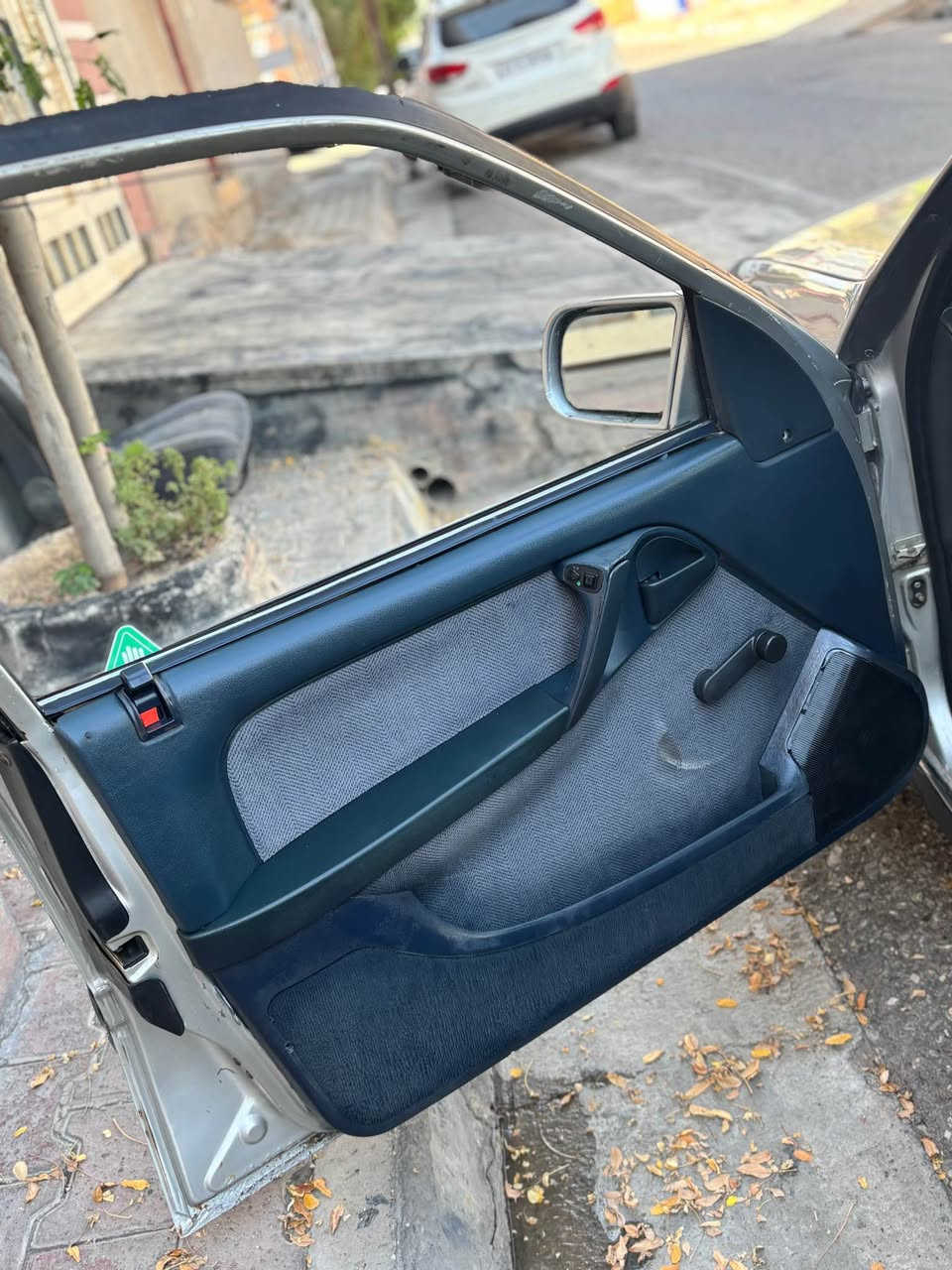 اوبل اوميكا موديل 1991 🚗***********
حجم محرك20 كيرومحرك بشرط صدر جديد
كهربايت شغال كامل بدون نقص سعرها 43 
كلير عام جمالية لون سلفر رقم كركوك مشروع وطني لحد 2030 بيها كوبون بنزين شرط تحويل كركوك, العراق
