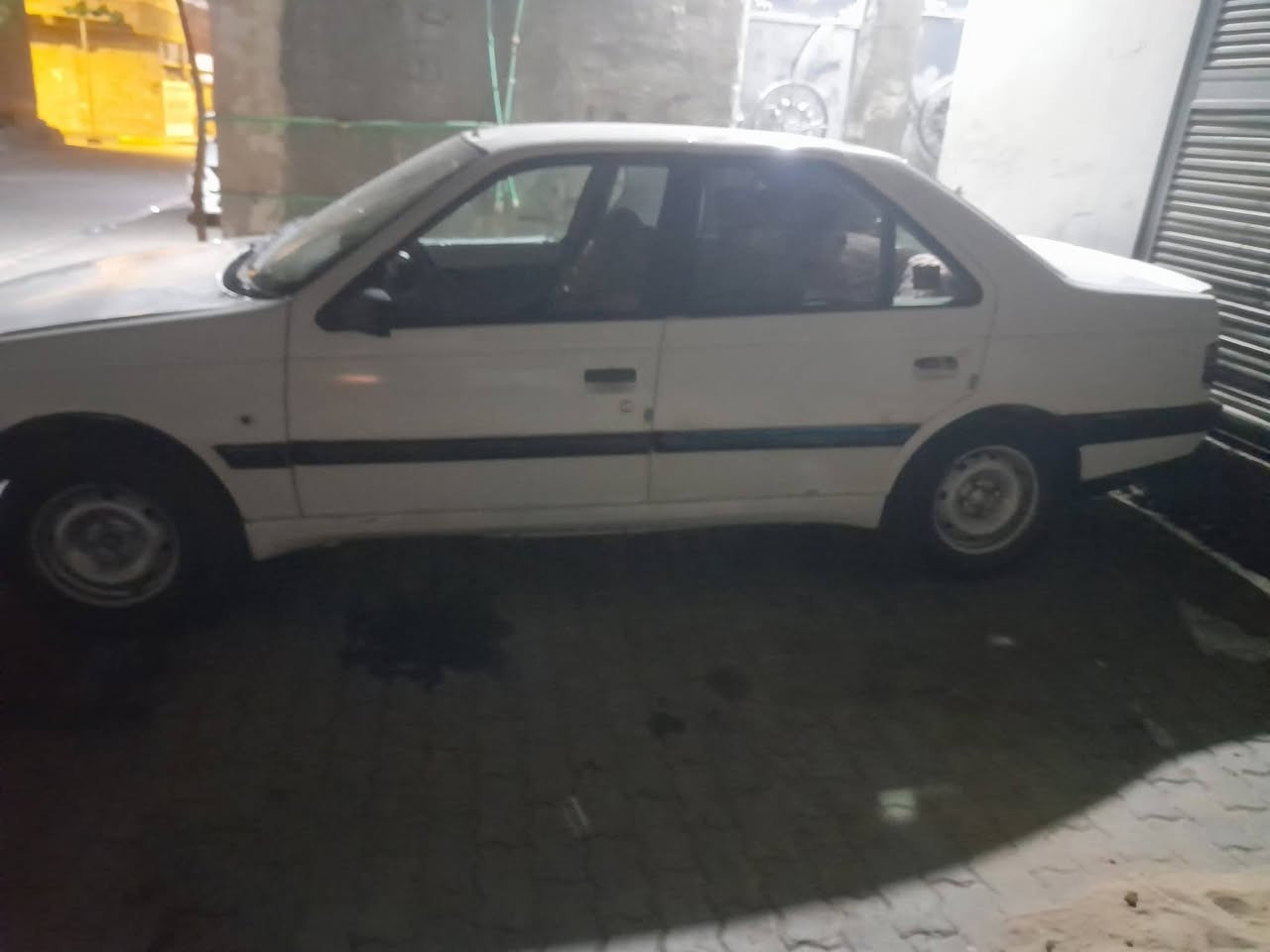 السلام وعليكم بيجو ٤٠٥ موديل ١٢ مكينه ستوها مجفته وكير مكفول سنويه منتهيه من ٢٤ بدون رعي سعرها ١٨وبيه مجال مكاني الزبير الجاهزه بظهر مطعم الطازج *********** راسلني واتساب لسياره يرادله شويه ترتيب غرفته حلوه
