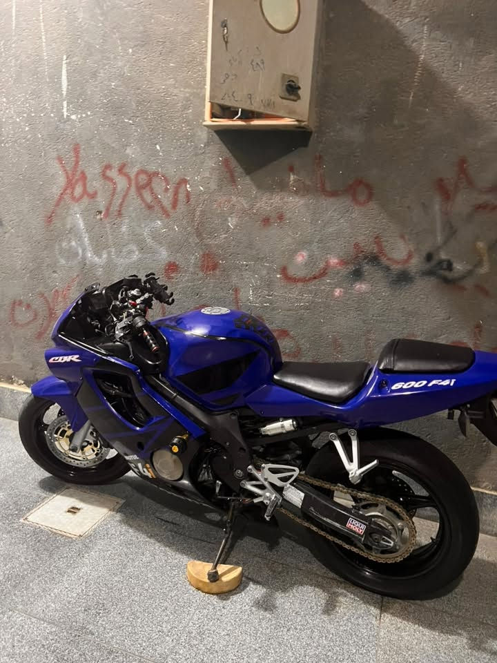 افوراي ٦٠٠ • ٢٠٠٤ • بدون اوراق