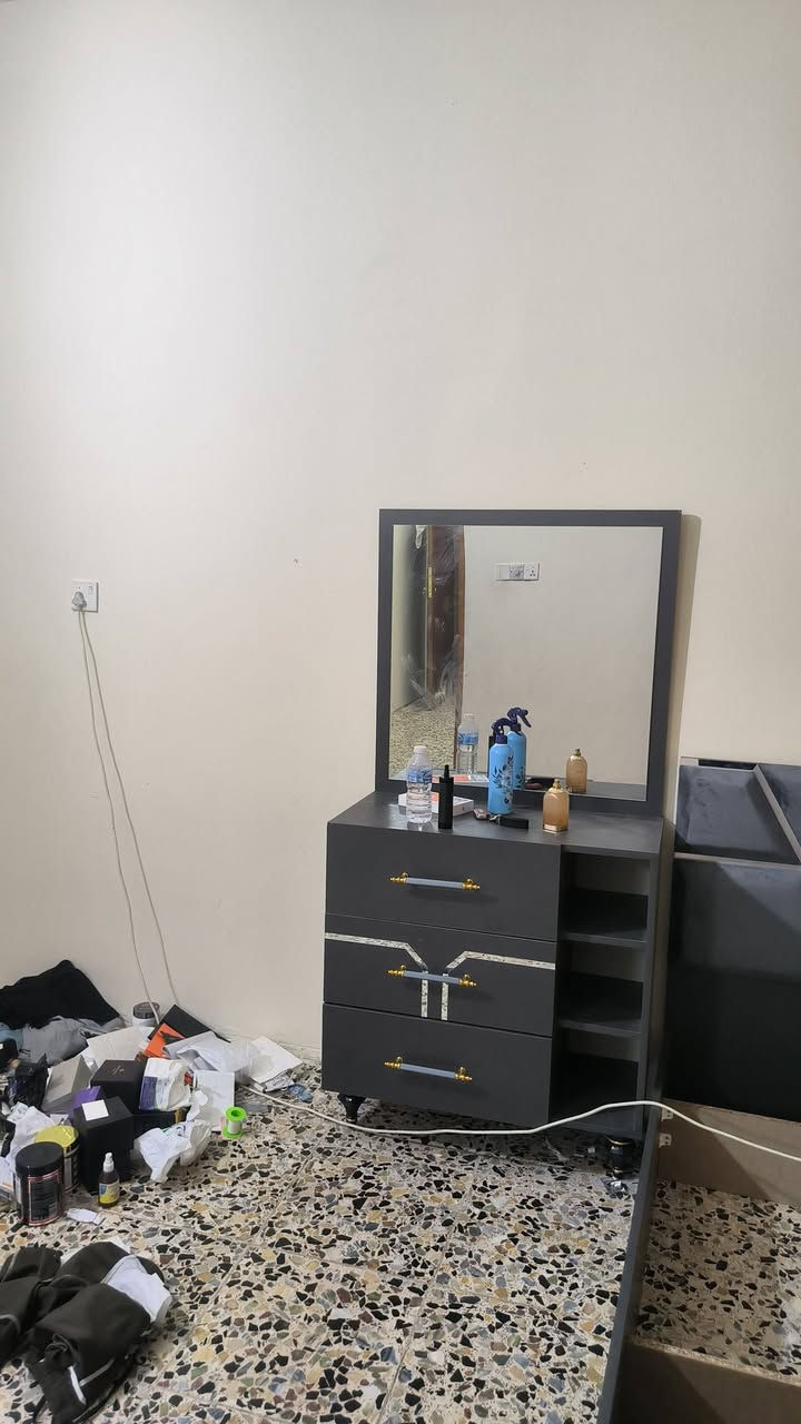 شلعه للبيع اتصل وسهله 
***********
