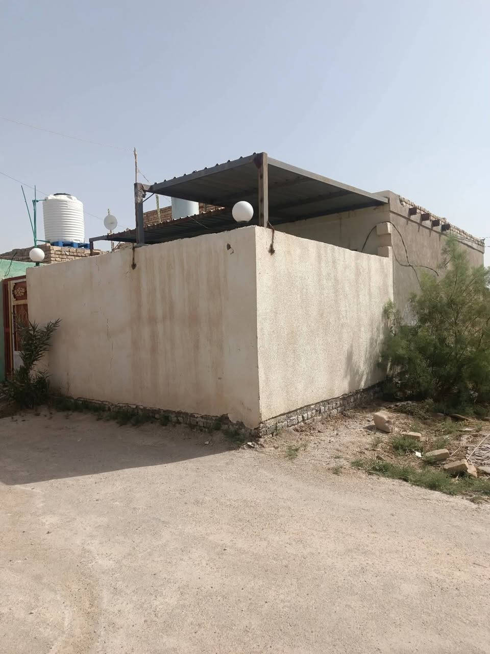السلام عليكم (بيت للبيع) زراعي السديناويه خلف الجسر 

الشارع المقابيل مدرسة التعاون المتوسطه 

بيت كامل بناء 100 متر غرفتين وصاله ومطبخ وحمامات  

بناء (فرمستون عكاده)  بيت بناء حديث   كامل سيراميك صبغ كهرباء ماي بيت كامل 
 
 للاستفسار الاتصال او مراسلة الرقم ( *********** ) 🌹🌹 @إشارة
