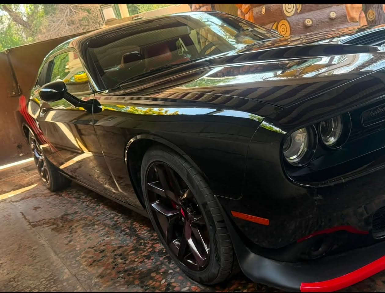 🔥 Challenger 2023 GT — LAST CALL 🔥
حادث خفيف جدًا، شبر جاملغ خلفي راجع بـ PDR 100%، وبيها جاملغ سكن أمامي وشوي من البنيد كلير أمريكي ، والـ Carfax موجود للتأكيد.

بدون إيرباگ ❌ | بدون دواخل ❌ | بدون شاصي ❌

🚘 السيارة كاملة مكملة، ما ناقصها أي شي.

🔥 المواصفات:

* رادار خلفي جانبي
* كشافات ضباب زينون
* مصابيح أمامية LED
* حساسات
* سستم صوت Alpine
* ويل قياس 20 إنج
* مقاعد رياضية
* مقاعد كهربائية
* تشغيل عن بُعد
* ستيرن كهربائي
* محدد سرعة
* شاشة CarPlay
* كاميرا خلفية
* مرايا متحسسة للإضاءة العالية
* دخول ذكي (بصمة)
* ممشى 30,000 ميل

✨ إضافات السيارة:

* سستم Carbon Fiber للداخل
* إضاءة داخلية LED متغيرة
* كشنات مغلفة أحمر
* سكوبات
* ديفيوزر
* برمجة غيث السراي

📍 المكان: بغداد — اليرموك

💰 السعر: 21,000$
***********
