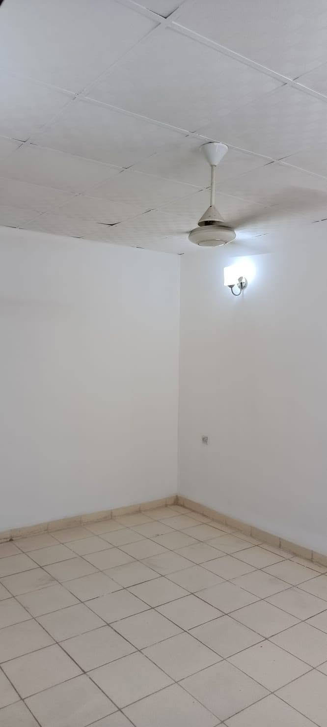 🏠 للبيع بيت سكني مميز في مجمع الزيتون

📍 الموقع: مجمع الزيتون، قريب من جامع دار السلام والمدرسة الكردية والأسواق، وقريب من جميع الخدمات.

📐 المساحة: 200 متر
🛏️ غرف النوم: غرفتان
🏡 الطابق: طابق واحد
🎨 الحالة: البيت مصبوغ حديثًا ونظيف جدًا، وجاهز للسكن.

💰 السعر: 7 دفاتر
🤝 يوجد مجال بسيط للتفاوض للجادين.

📞 للاستفسار والاتصال:
*********** كركوك, العراق
