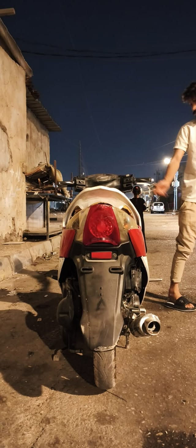 السلام عليكم دراجه سيام صيني للبيع سعرها 450وبيه مجال كله ختم واحد ولا مره مفتوحه
بيه خيط تبخير ونقص دكمه سلف شغاله من الطول للطول 

ابيع كوم حديد عنواني البصره المعقل شارع التربيه رقمي ***********
