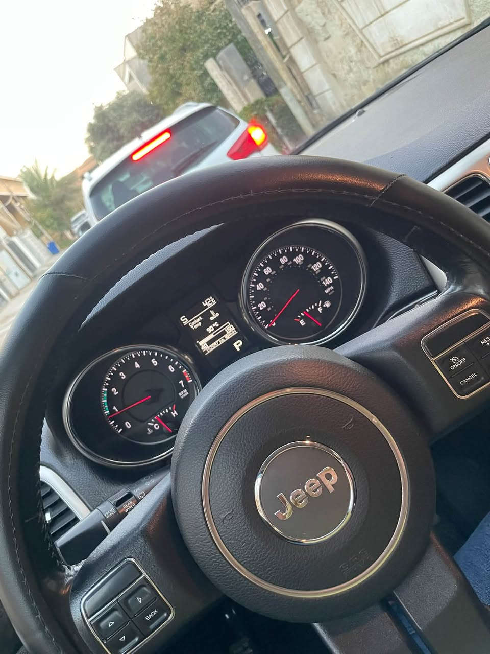 جيب لاريدو كلين عدى شبر بلجاملغ بلعراق سياره جاهزه وعليه ادامه كامله لبيع او مراوس بسبورتج 16 إلى 19 ماشيه 150 كيلو رايده 165 لاستفسار *********** مكاني غزاليه
