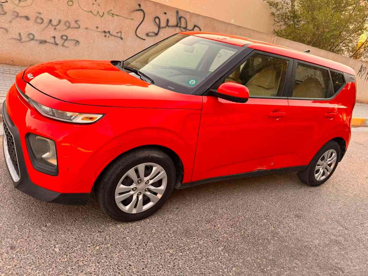 السلام عليكم 
صول مديل 22وارد امريكي
مكينه 2000دوش
ضرر البنيد فقط صبغ 
ماشيه 39
السونار مرفق بلمنشور 
السعر ١٣٠وبيه مجال
***********
مكان حي العامل
