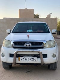 هايلوكس فور ويل • ٢٠١٠ • مكفولة