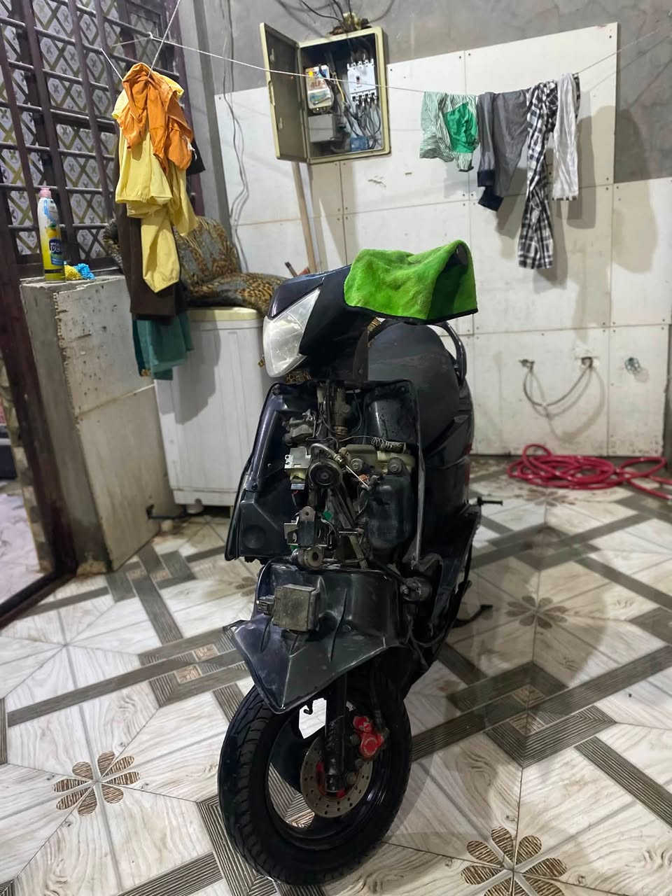 ماكس مضلع للبيع ادراجه خير من الله نضيفه مكينتها حيل نضيفه او نشطه لاتبخير ولا تنقيص نقصها بجم او ذيل فقط ولباقي كله شغال او تايرات جدد اليوم بدلتهن زوج  مكاني بغداد الغزاليه سعر٣٠٠ او بيها مجال 
اتصال ***********
واتساب ‭***********‬
