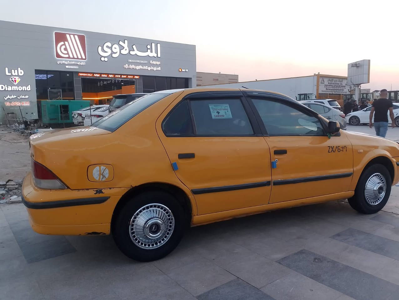السلام عليكم سمند موديل 11
رقم انكليزي سنويه ال29مصفره هيه او اقرمات
منضومه زنون او طخم لايت جديد كارتون 
تبريد ثلج 
طخم تاير كبات جدد كارتون 
كير مكينه لا تنغيص ولا تبخير 
سعر 30او بيهه مجال حك الجيه 
رقم الهاتف ***********
سيارة جاهز بكاني ناصريه مركز

