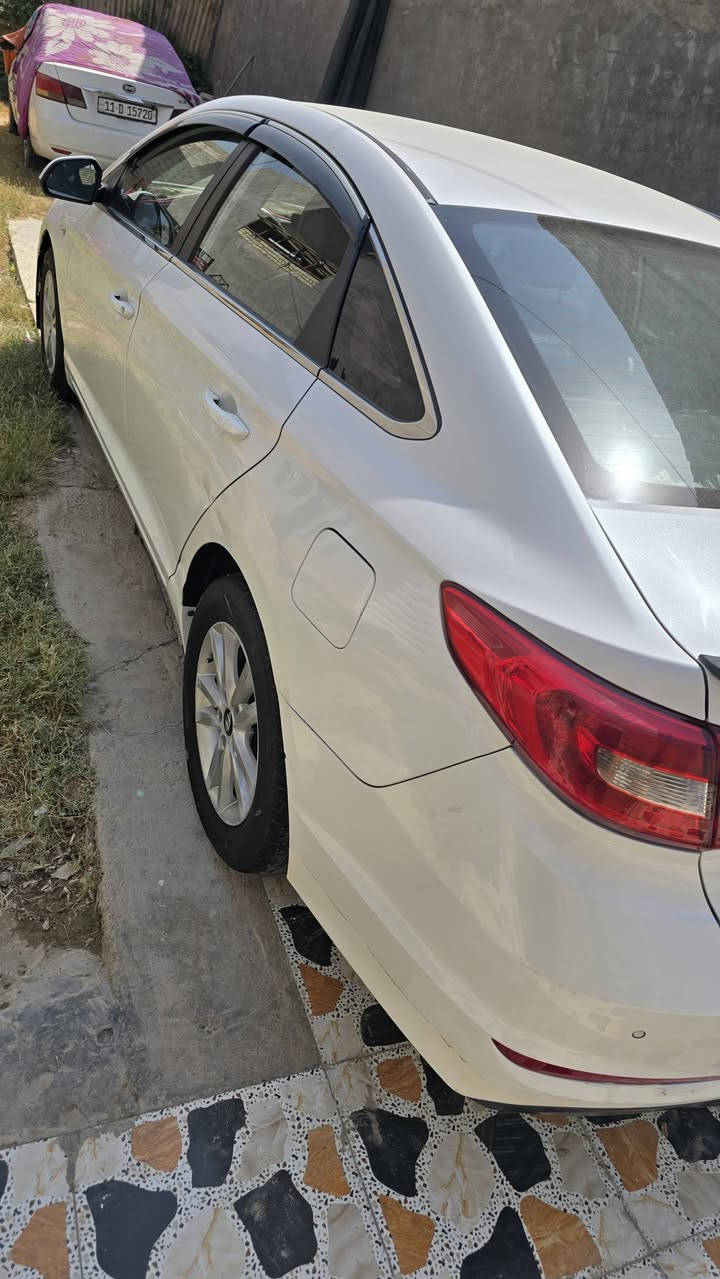 سوناتا ٢٠١٧ خليجي للبيع مكفوله عدا طخة بسيطة بهلال الجاملغ الخلفي مكينه ٢٠٠٠ دوش مكفوله كير مكفول سيارة نضيفه السعر ١٢٧ وبي مجال بسيط مكاني ناحية الوحدة قرب بسمايه ***********
