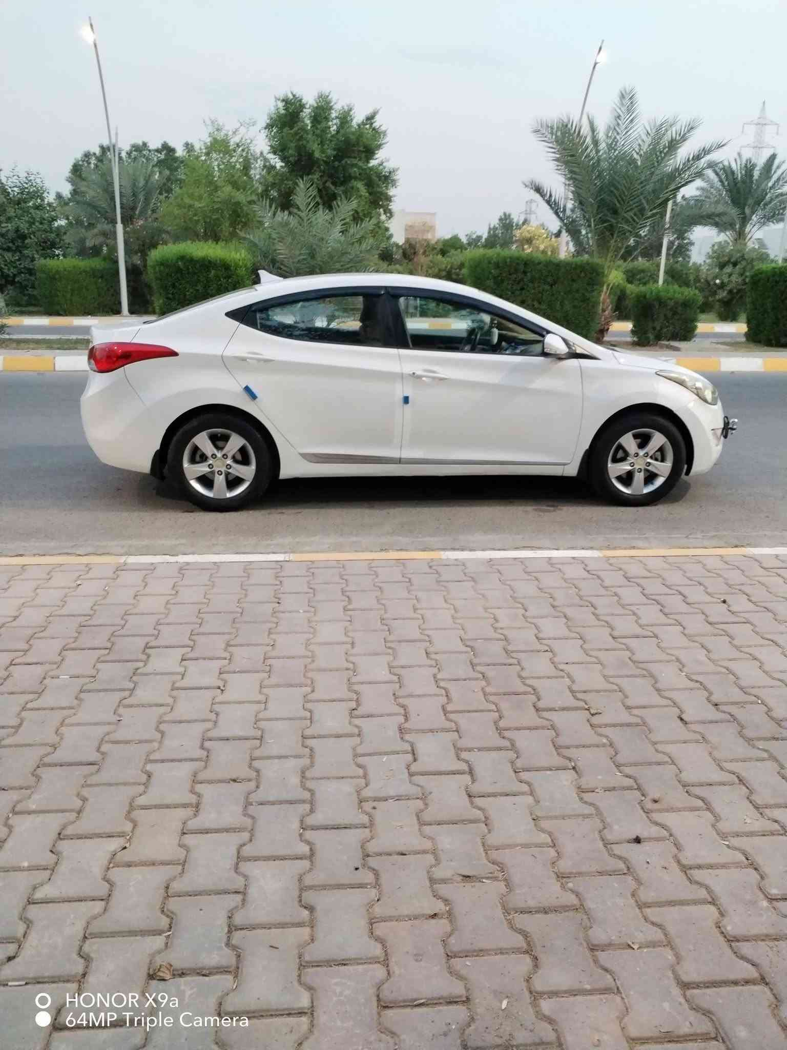 سلام عليكم البيع وبسعر مناسب 106 وبيه مجال شي قليل 
النترا موديل 2013 خليجي  
مكفول من صبق وتبديل شرط كلين  
بيه بارد كم مكان شي بصيط 
محرك لاتنقيص ولايبخر شرط  
كير شرط مكفول 
صدر مامي خلفي جديد 
تخم تاير جديد تبريد ثلج 
رقم سليمانيه دولي شرط القرامات والتحويل عتذر عن القصط والوعد   
مكان تكريت الديوم السعر 106وبيه مجال 
رقم تلفون 
 ***********

نص مكتوب في الصور:
- HONOR X9a
- 64MP Triple Camera
- O HONOR X9a