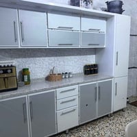 يوجد لدينا كاونتر المنيوم قاعدته مرمر مستعمل قليل نظيف جدا بسعر مليون ...