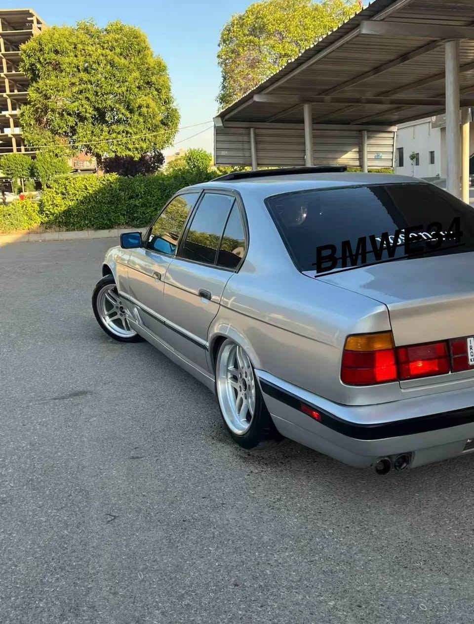 Bmw E34/1991بو فروشتن 
گيرومه كينه و ته بريد به شه رت 
ته بريد له سلورى به شه رت 
520 فول فولى گيرعاديه
سلايد جام كاره با ئاوينه كاره با
ناو غورفه ى جلدى ره ساسيه 
ره قه م سه نه وى نويه تا2030
جوارتايه و ويلىM 18لوكى له ژيره 
شوين هه ولير *********** أربيل, العراق
